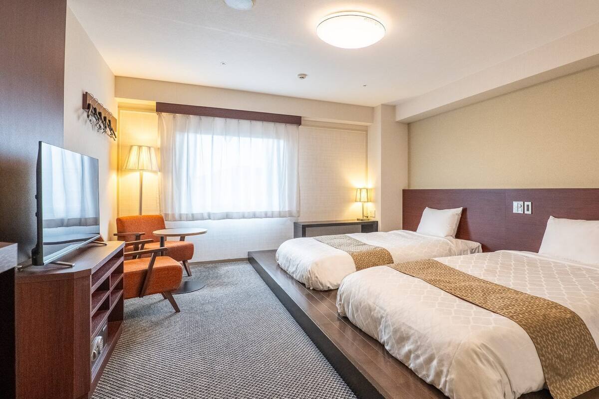 Down comforters, iron/ironing board, free WiFi, bed sheets