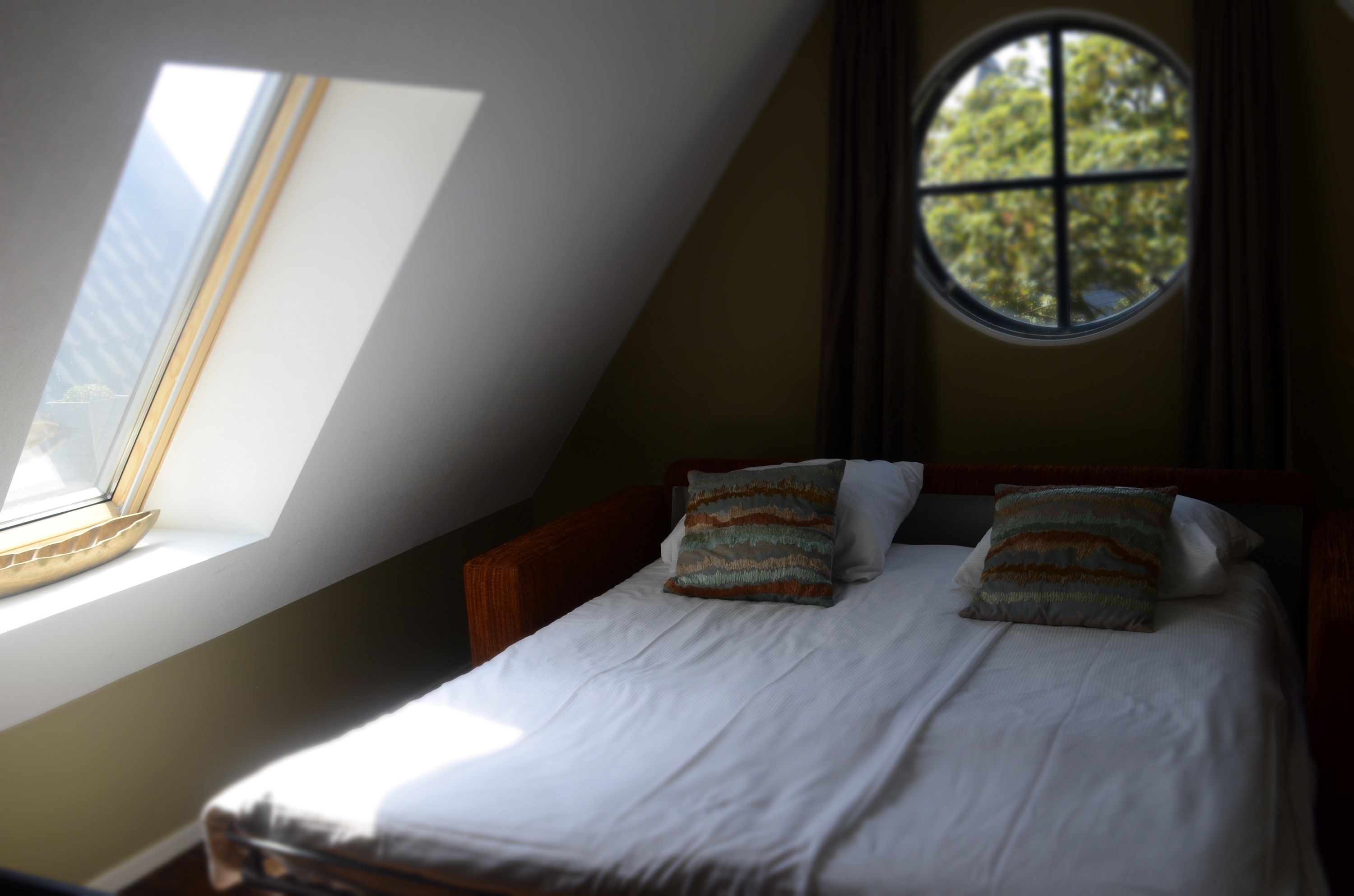 family room | extra beds