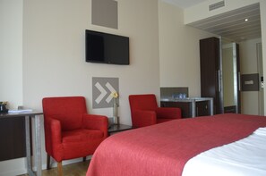 Minibar, in-room safe, iron/ironing board, rollaway beds