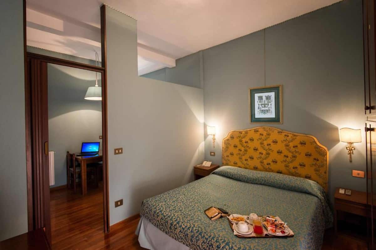 Comfort Room, 1 Double Bed | In-room safe, desk, soundproofing, WiFi (free)