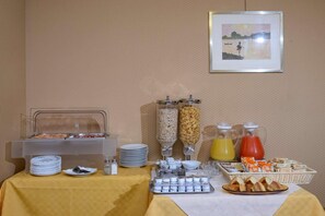 Breakfast buffet - Ponte Bianco Hotel & Residence (Rome)