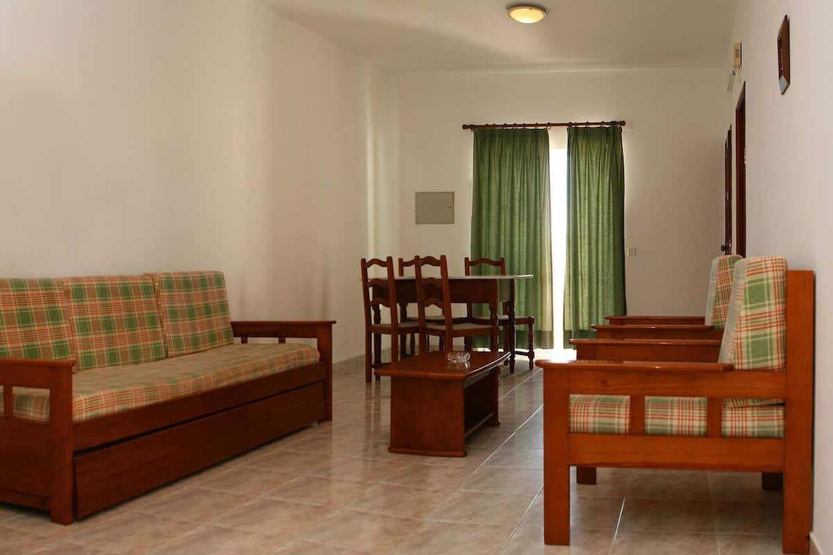 Apartment, 2 Bedrooms | Living room