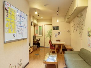 Interior detail - Kyoto Hana Hostel (Kyoto)