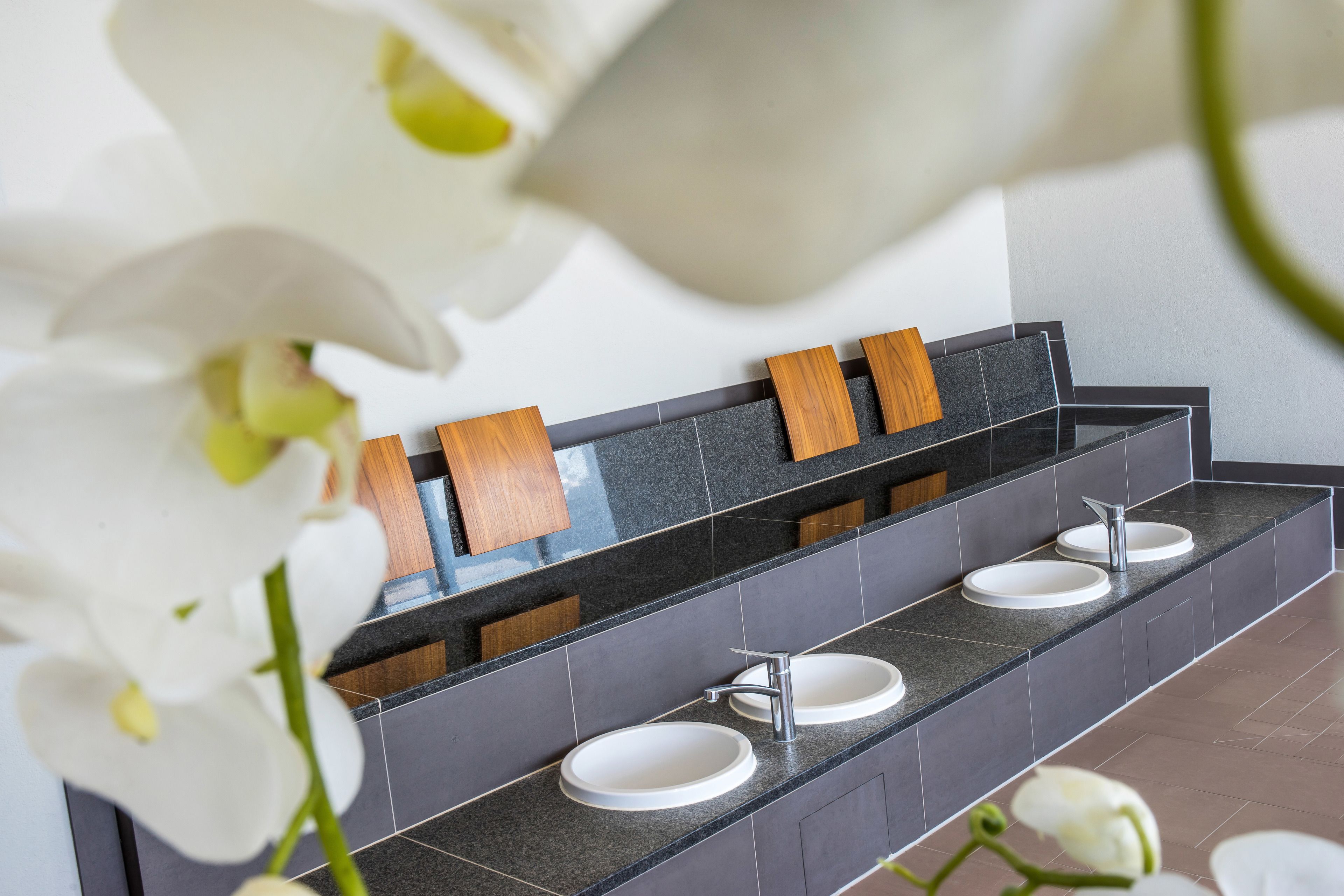 indoor pool, open 7 am to 10 pm, pool loungers