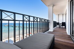 Suite, uitzicht op zee | Balkon