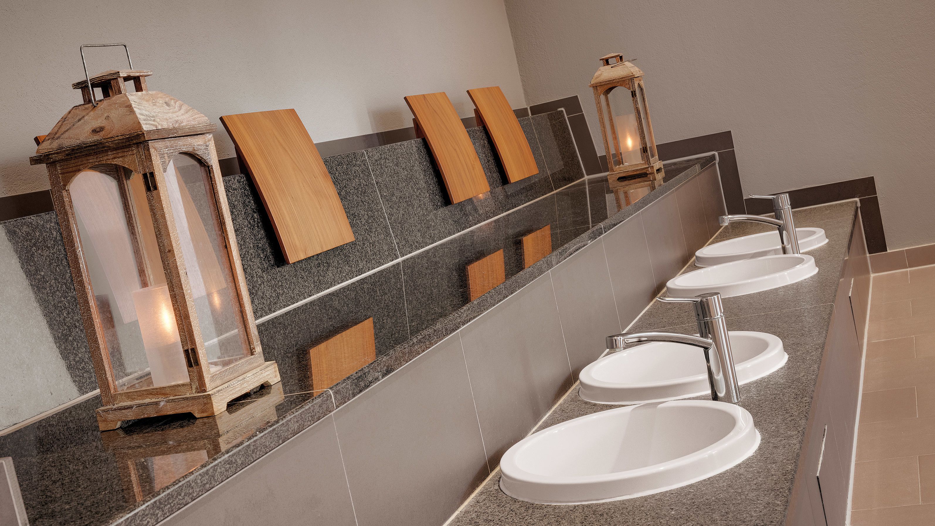 couples treatment room(s), sauna, steam room, body treatments