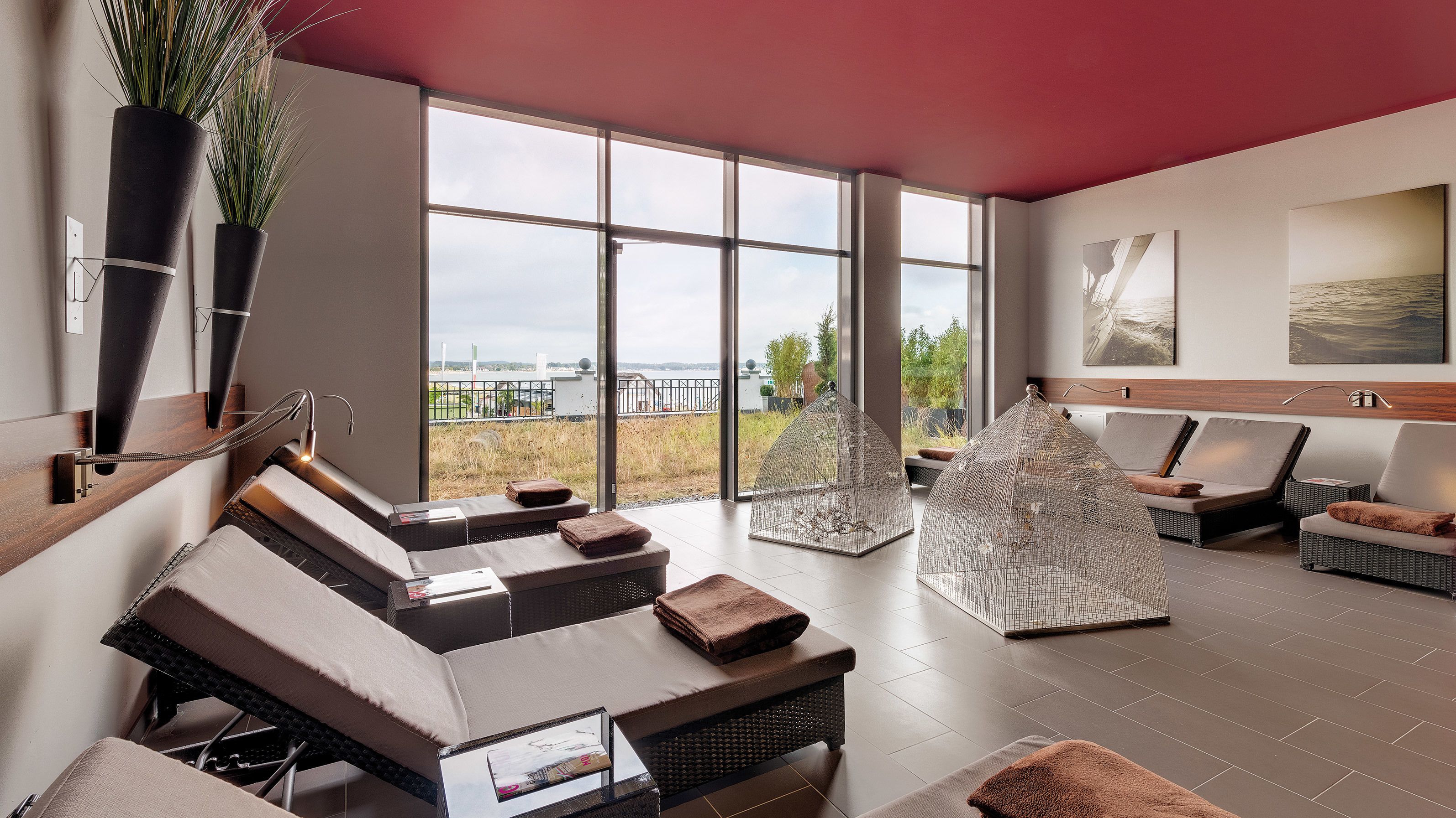 indoor pool, open 7 am to 10 pm, pool loungers