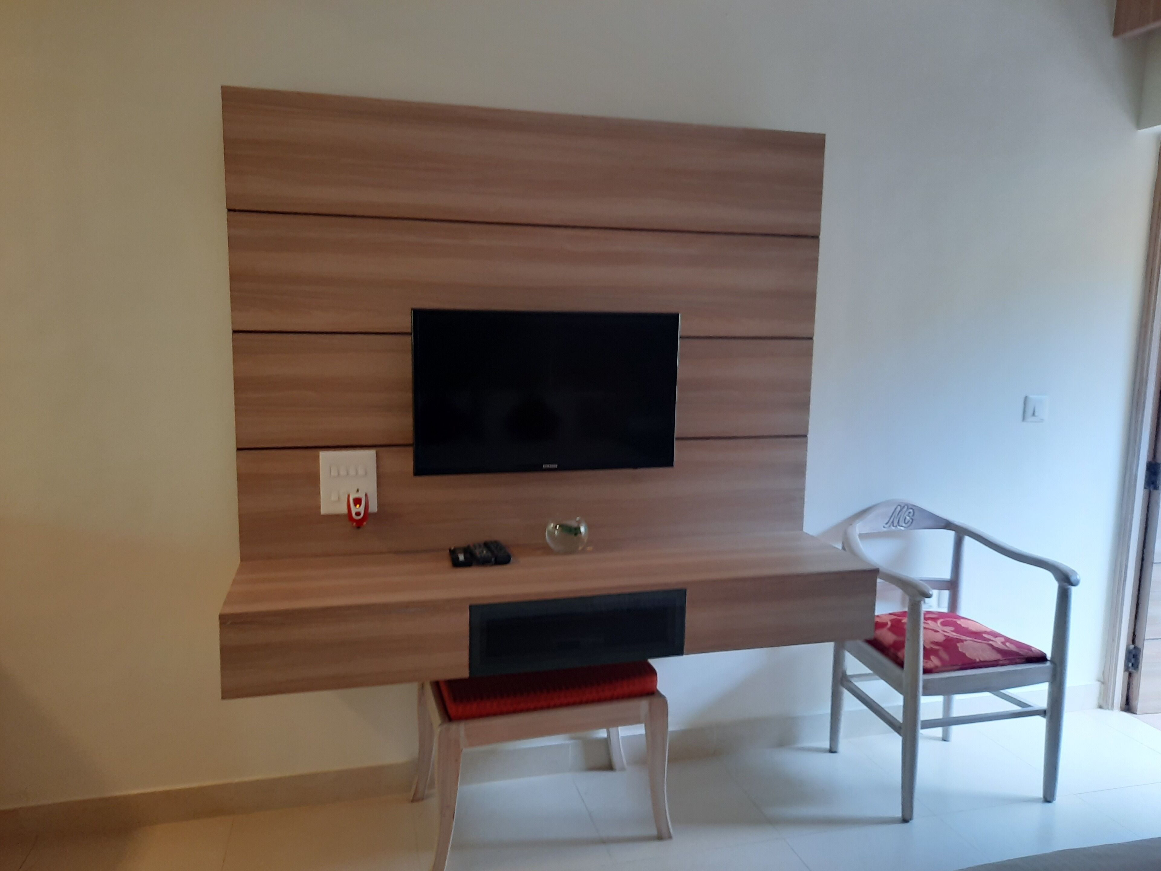 double room | desk, blackout curtains, iron/ironing board, free wifi