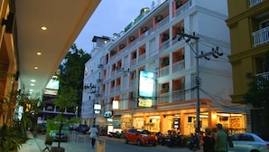 Ảnh chưa phân loại, 2 trong số 35 ảnh, nút