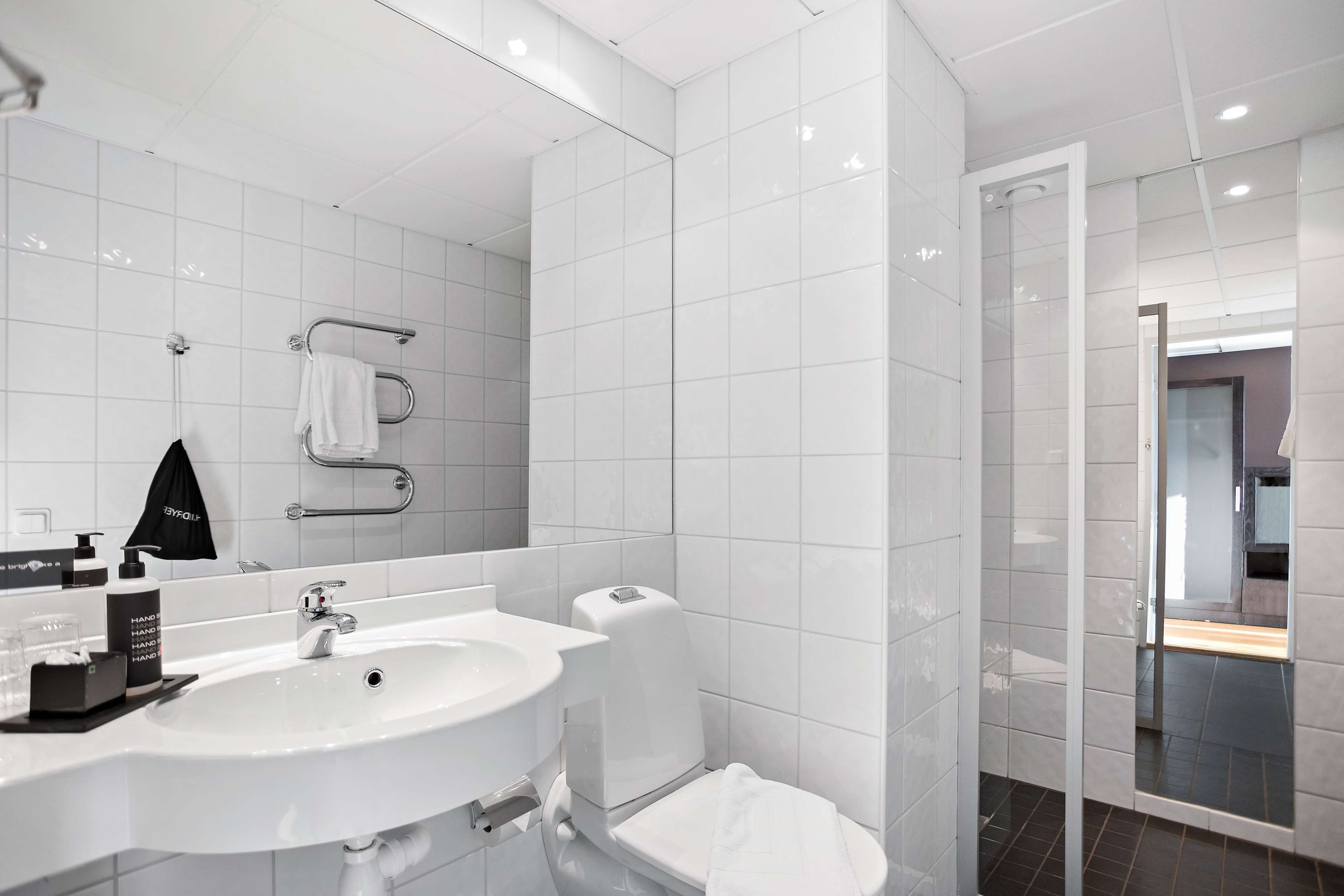 standard room, 1 double bed, non smoking | bathroom | shower, hair dryer, towels