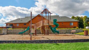Children’s play area – outdoor