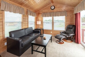 Cottage, 1 Bedroom | Living room | Flat-screen TV