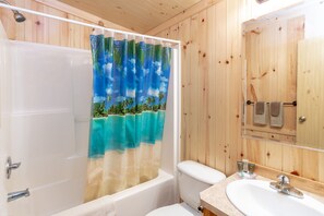 Cottage, 2 Bedrooms | Bathroom | Towels - Sun Retreats Gun Lake (Hopkins)