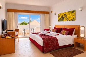 Deluxe Room | In-room safe, blackout drapes, iron/ironing board (on request) - Grand Muthu Forte do Vale (Albufeira)