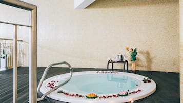 Bain à remous intérieur