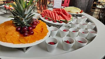 Tägliches großes Frühstück gegen Gebühr