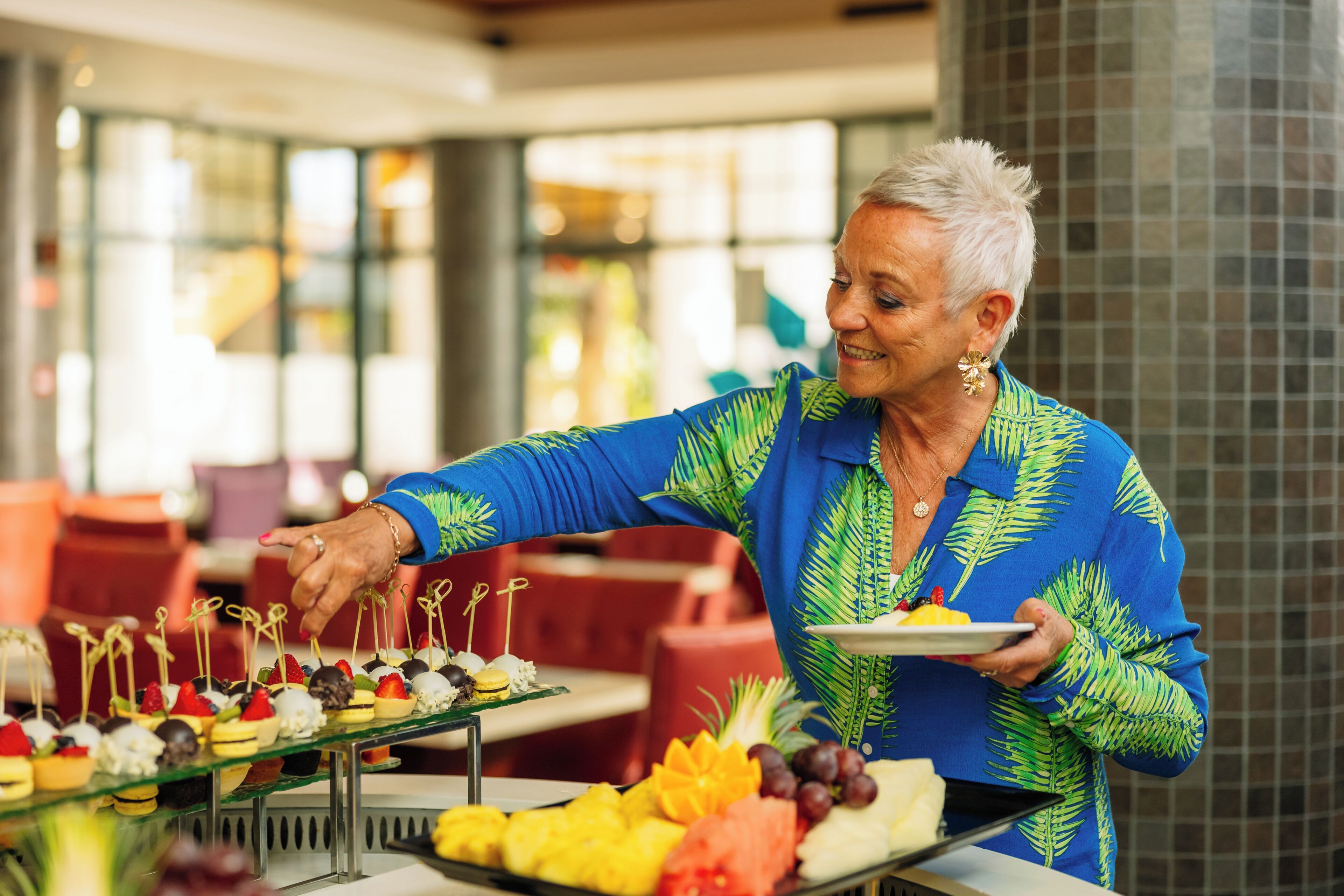 14 restaurants, international cuisine