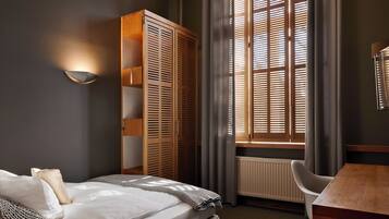 1 quarto, escrivaninha, Wi-Fi de cortesia, roupa de cama