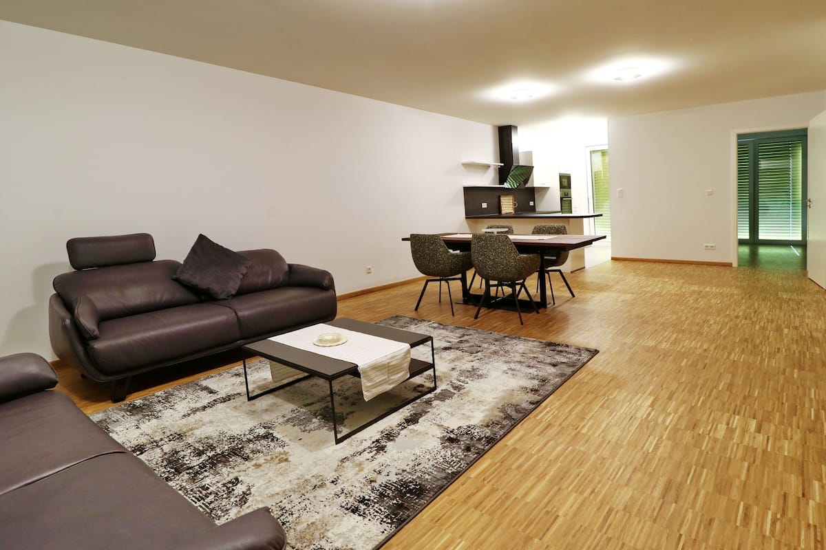Apartamento | Frigobar, escrivaninha, quartos à prova de som