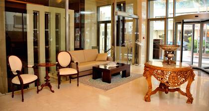 Dolphin Royal Suites