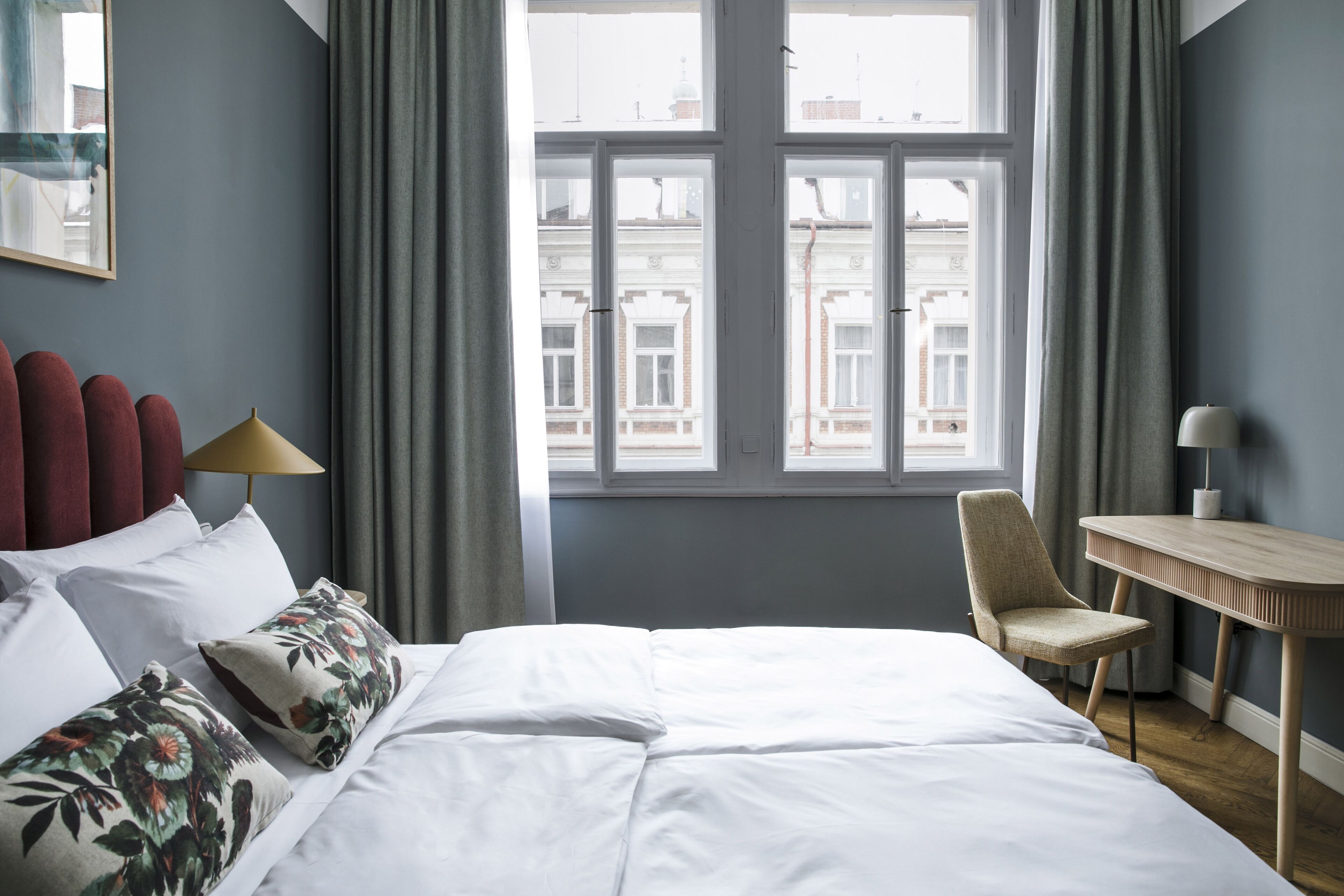 Premium bedding, in-room safe, desk, laptop workspace