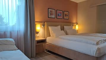 Hypo-allergenic bedding, in-room safe, desk, soundproofing