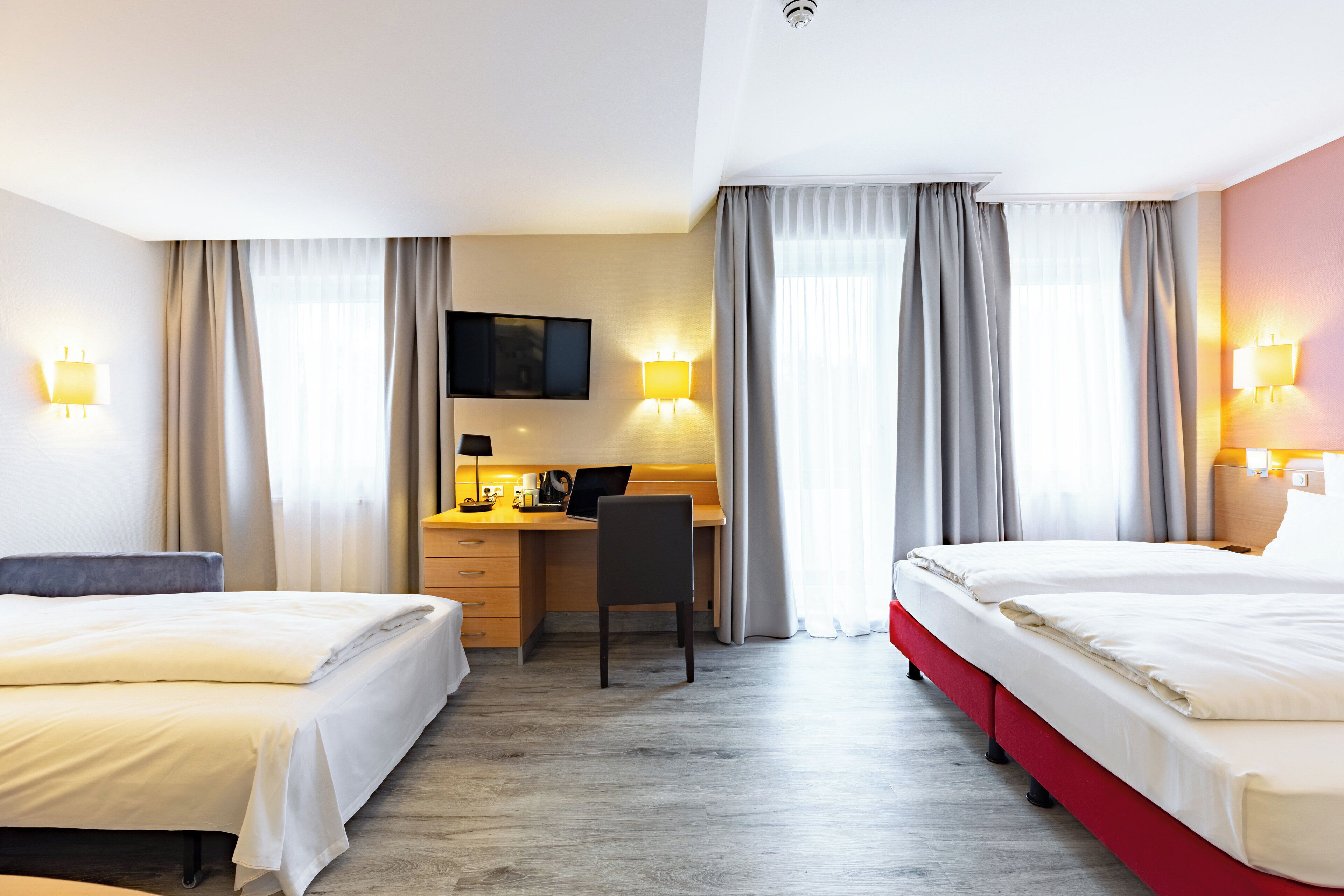 Standard Room, 1 Queen Bed with Sofa bed (Family Room)