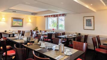 Buffet breakfast on weekends (EUR 17.00 per person)