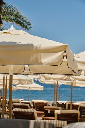 Private beach, sun loungers, beach umbrellas, beach towels - Princess Artemisia Hotel (Bodrum)
