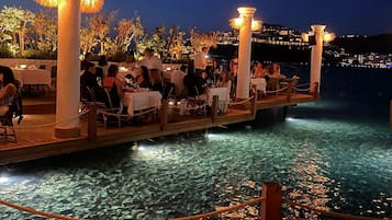 Breakfast, lunch, dinner served; alfresco dining