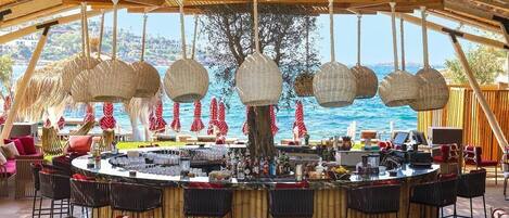 Breakfast, lunch, dinner served; al fresco dining