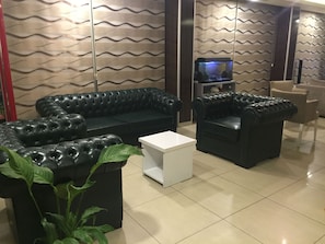 Lobby sitting area - Şato Otel Lara (Antalya)