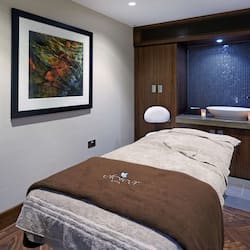 Een sauna, een bubbelbad, een stoombad, lichaamsbehandelingen