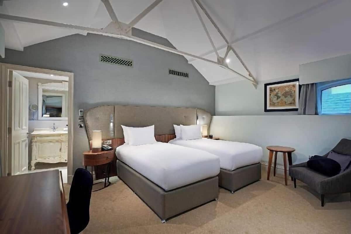 In-room safe, free WiFi, bed sheets, alarm clocks