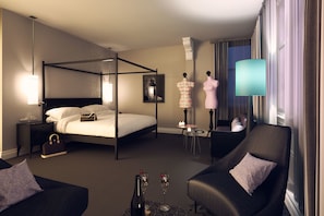 Junior Suite, 1 King Bed, Non Smoking | In-room safe, free WiFi, bed sheets, alarm clocks - DoubleTree By Hilton Hotel & Spa Liverpool (Liverpool)
