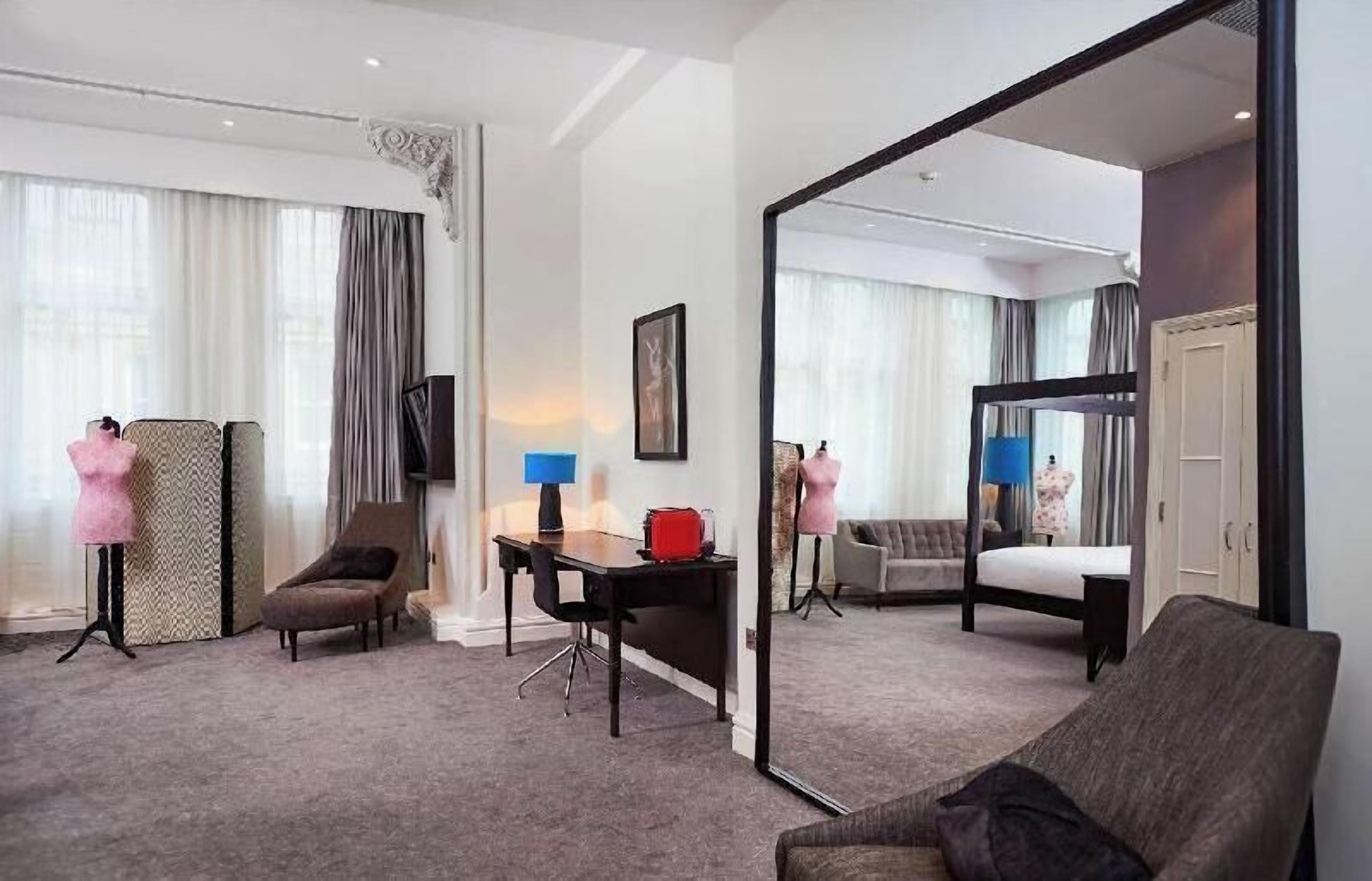 In-room safe, free WiFi, bed sheets, alarm clocks