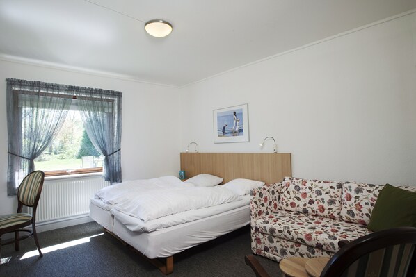 Habitación estándar | Escritorio, tabla de planchar con plancha, cunas y wifi gratis 