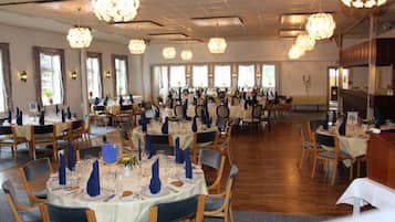 Der serveres aftensmad