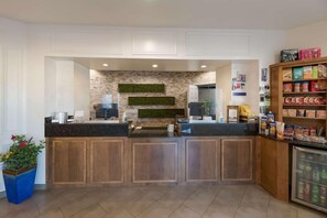 Lobby - Baymont by Wyndham San Angelo (San Angelo)