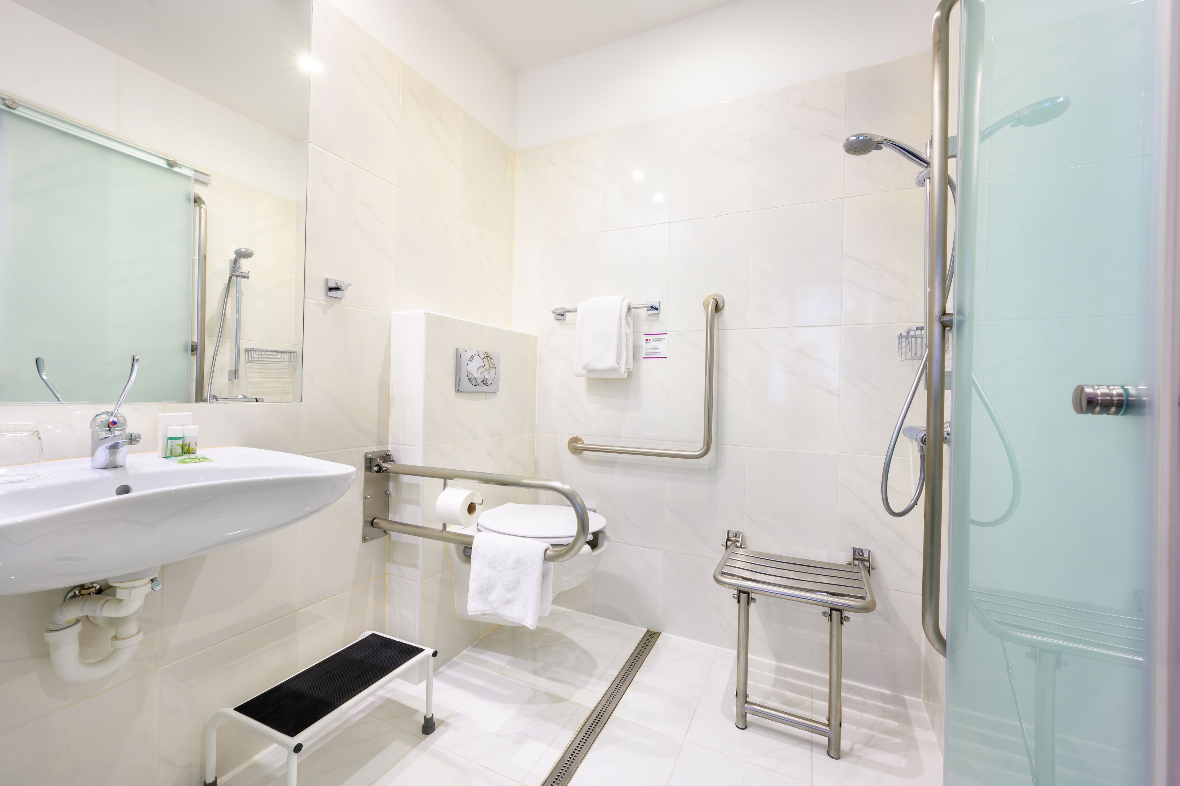 single room | bathroom | shower, free toiletries, hair dryer, towels