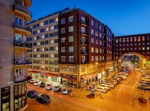 Fassade der Unterkunft – Abend/Nacht