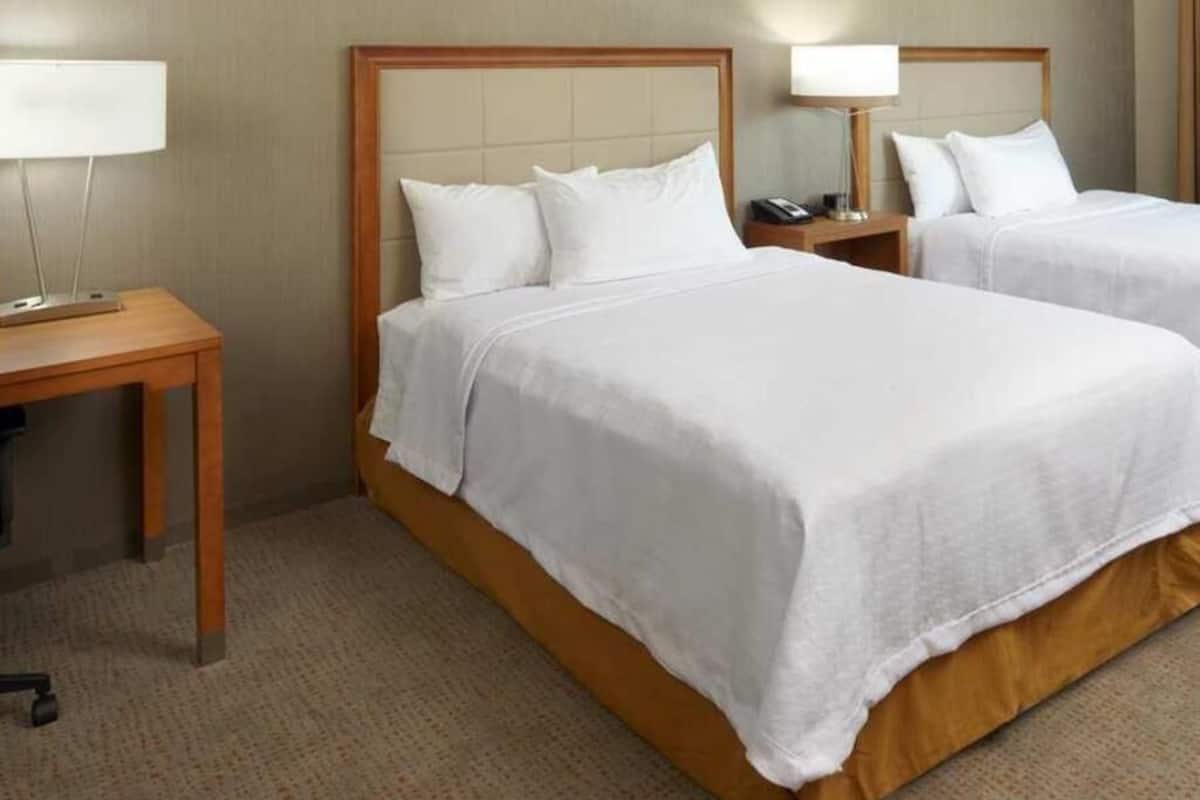 Coffres-forts dans les chambres, bureau, rideaux occultants