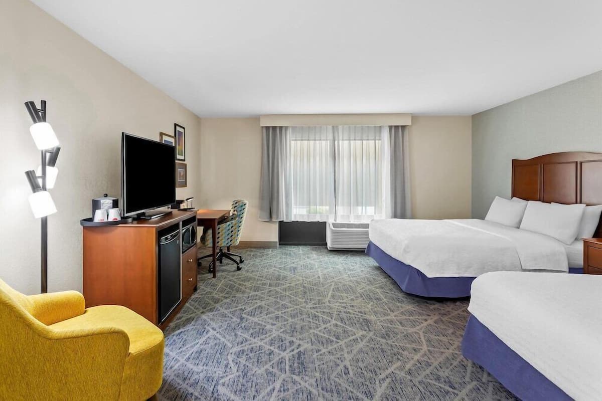 In-room safe, desk, iron/ironing board, free WiFi