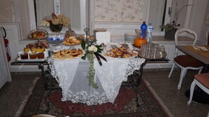 Daily buffet breakfast for a fee - Hotel Corona Grossa (Balangero)