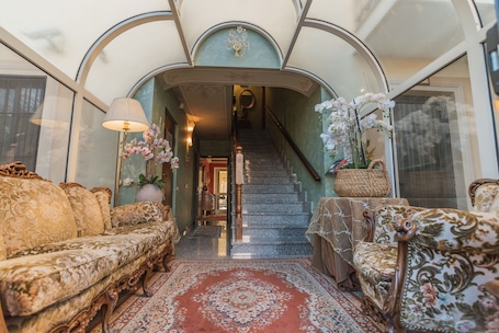 Sala de estar en el lobby