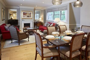 Deluxe Apartment, 3 Bedrooms | Living area