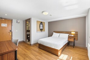 Basic Double Room | In-room safe, desk, iron/ironing board (on request), bed sheets - The Mitre Hotel Brighton (Brighton)