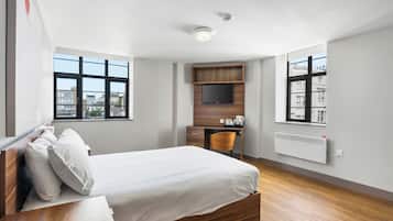 Standard Double Room | In-room safe, desk, iron/ironing board (on request), bed sheets