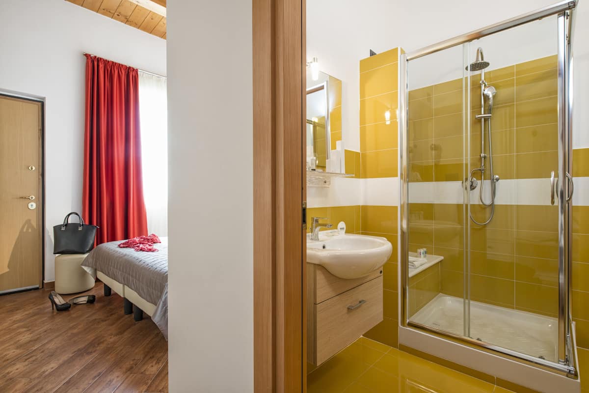 minibar, in-room safe, desk, soundproofing