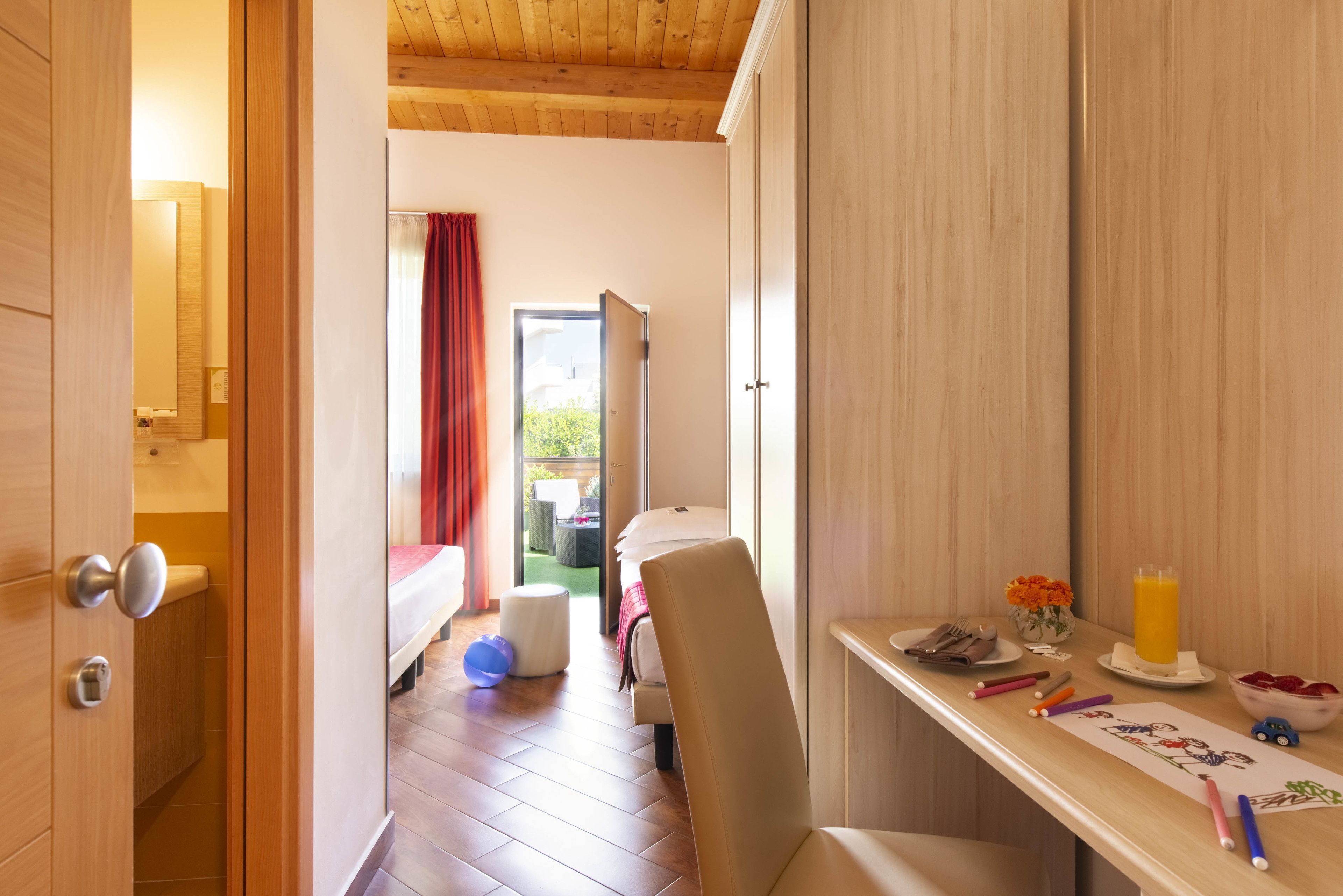 triple room | minibar, in-room safe, desk, soundproofing